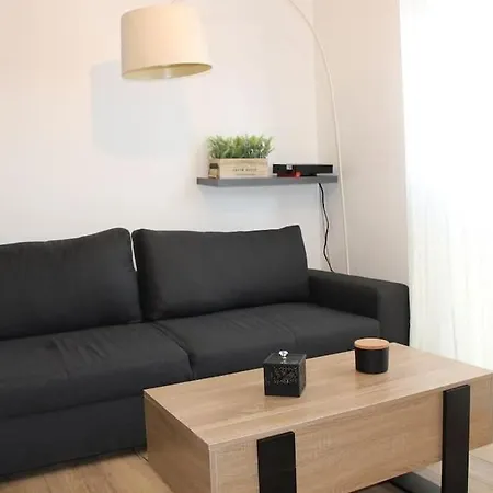 Apartment Clos Pasteur Modern For 4 People