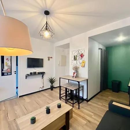Apartment Clos Pasteur Modern For 4 People