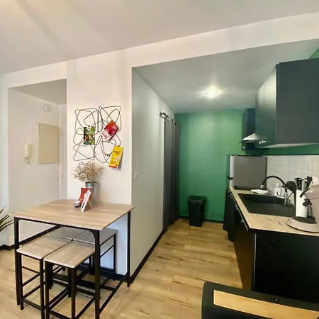 Clos Pasteur Modern For 4 People Poitiers