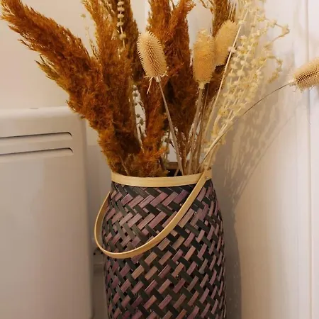 דירה Clos Pasteur Modern For 4 People *