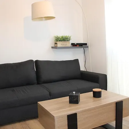 Clos Pasteur Modern For 4 People