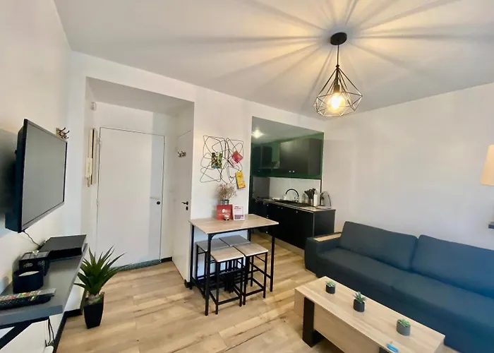 Apartamento Clos Pasteur Modern For 4 People